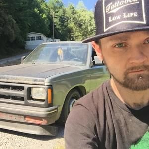 Meet your Posher, Dustin